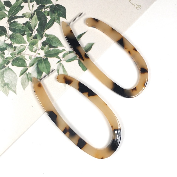 #2 Leopard Tortoise Shell Elongated Hoop Earrings - Picture 1 of 3